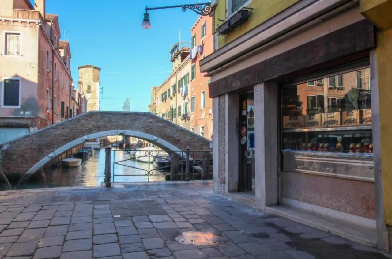 Apartment Ca Colombina Nicoli By Halldis Venice